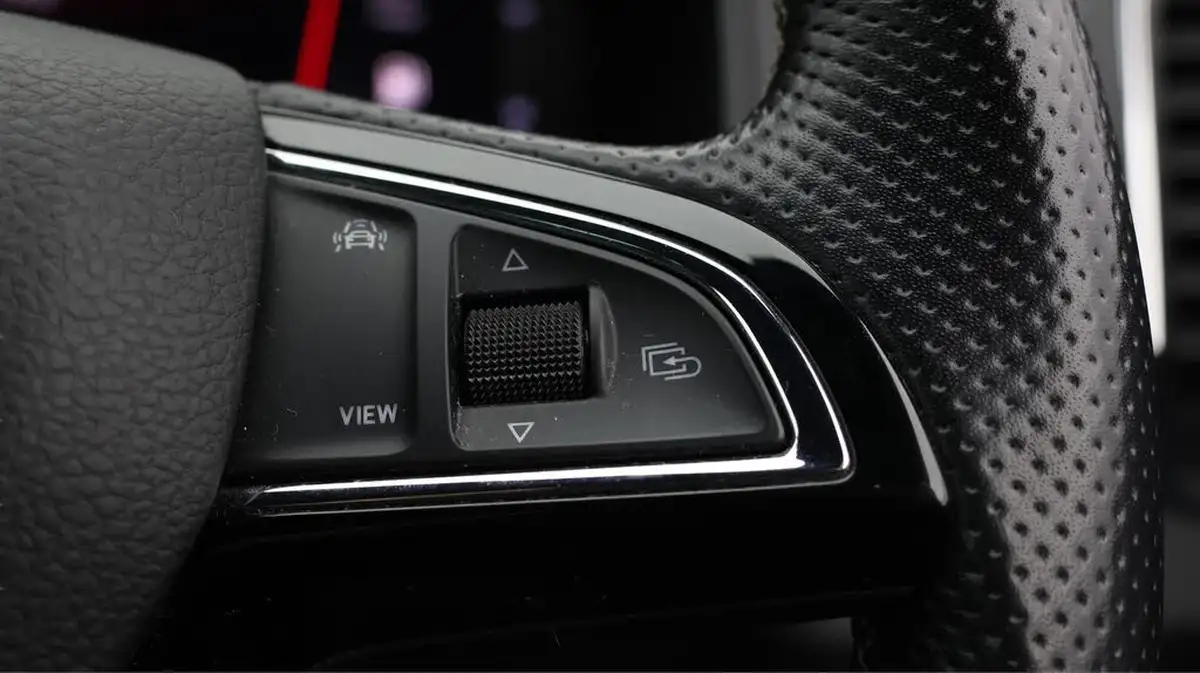 2019-skoda-karoq-20-tsi-sportline-big-24