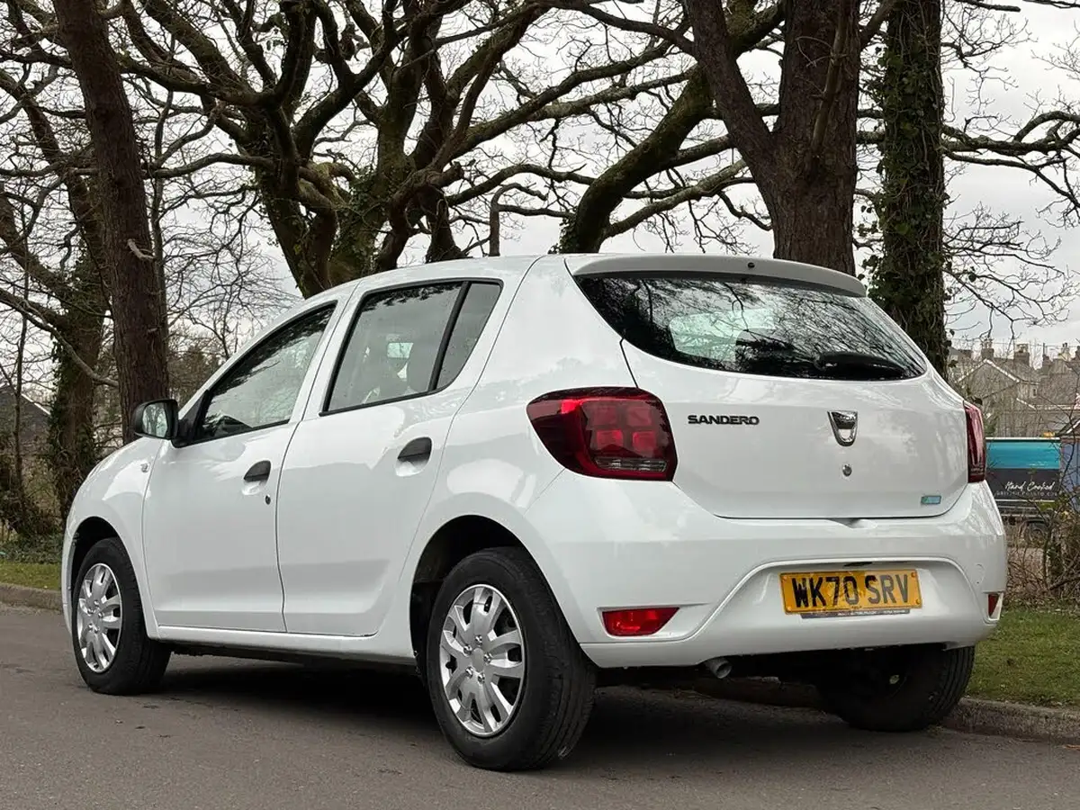 2020-dacia-sandero-10-tce-essential-big-4