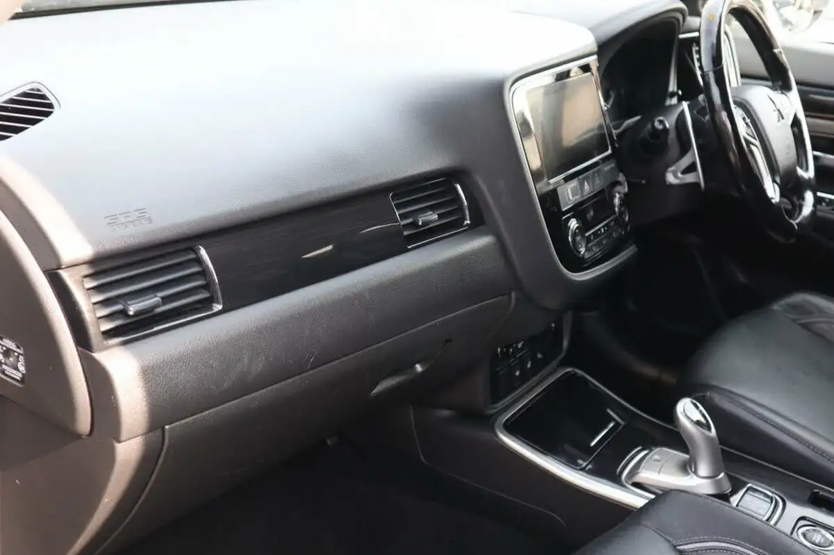 2018-mitsubishi-outlander-20-4hs-phev-5st-big-11