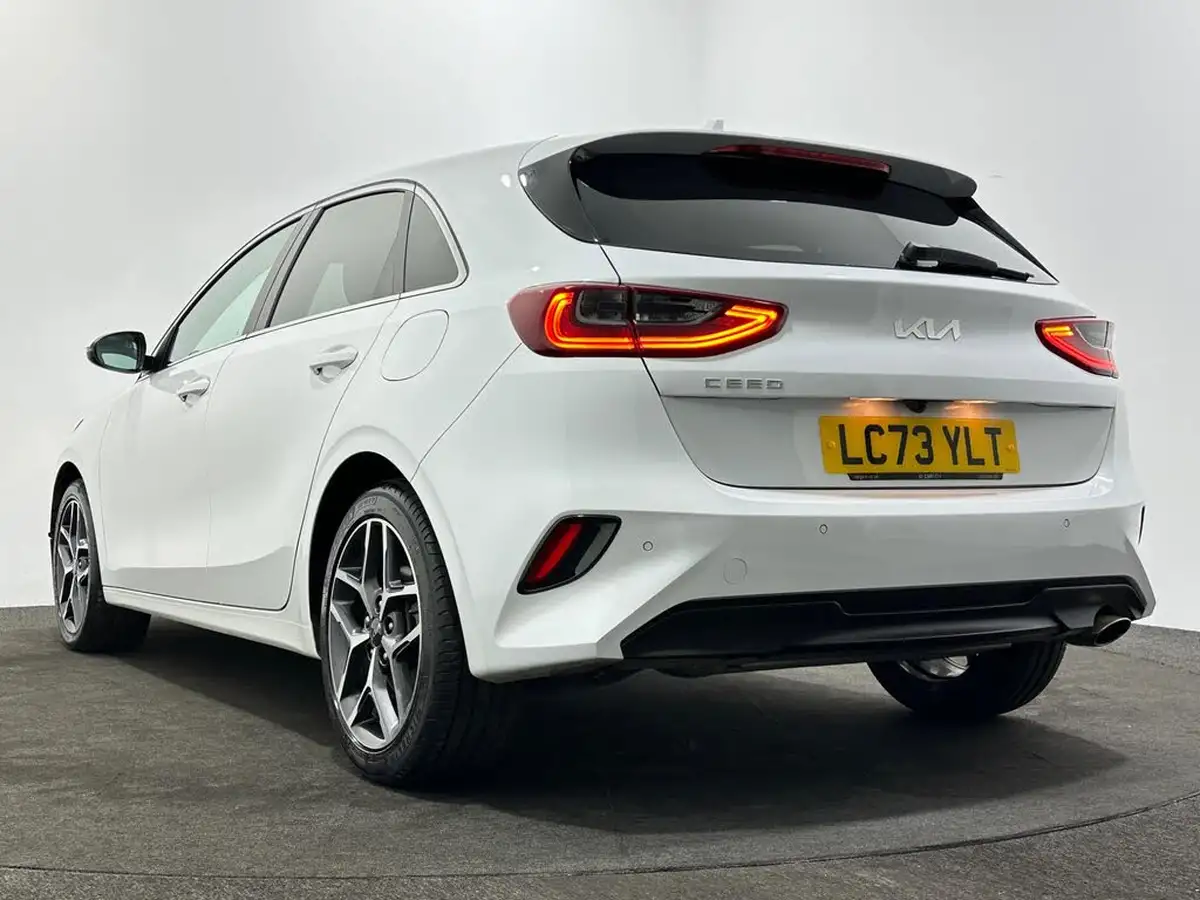 2023-kia-ceed-15-t-gdi-3-158bhp-hatchback-big-45