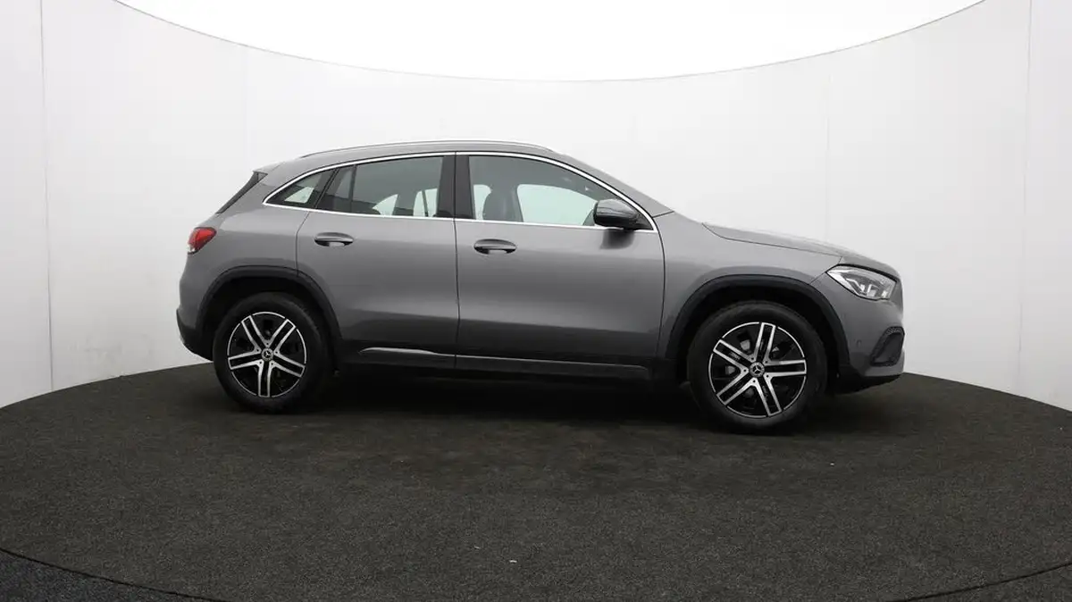 2022-mercedes-benz-gla-class-13-gla-200-sport-executive-big-43