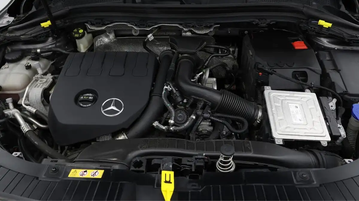2022-mercedes-benz-gla-class-13-gla-200-sport-executive-big-19