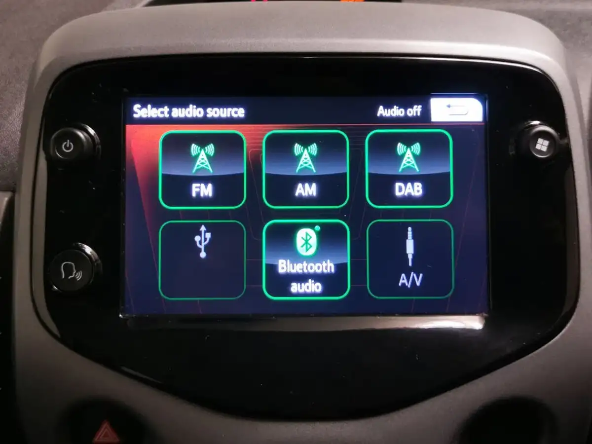 2020-toyota-aygo-10-vvt-i-x-play-big-6
