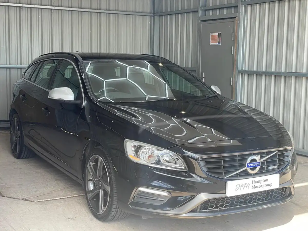2015-volvo-v60-16td-d2-r-design-big-2