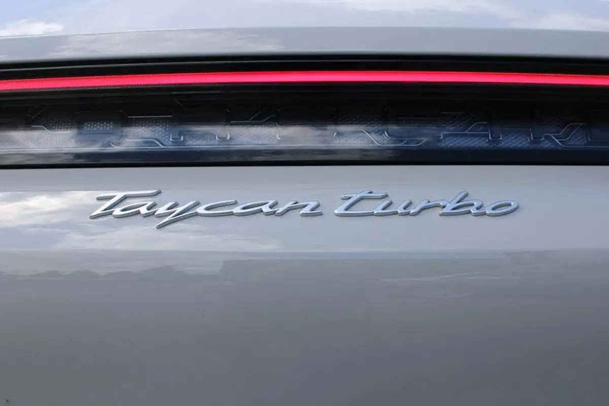 2023-porsche-taycan-e-turbo-cross-turismo-big-46