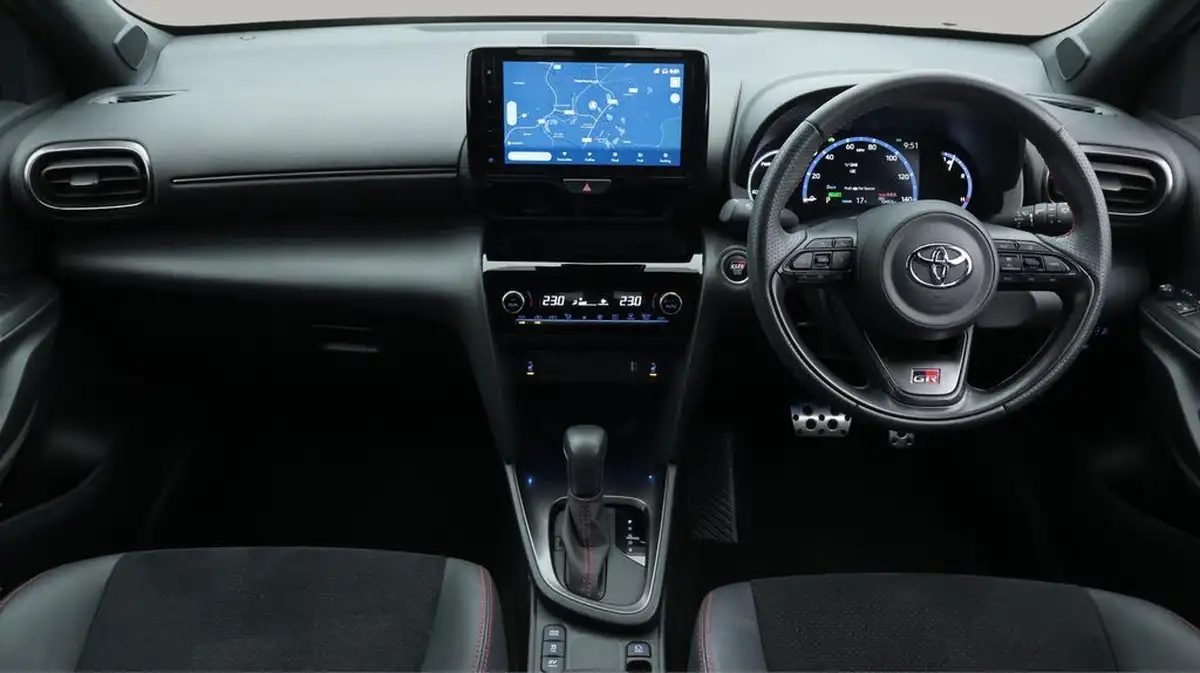 2023-toyota-yaris-cross-15-vvt-i-gr-sport-big-13