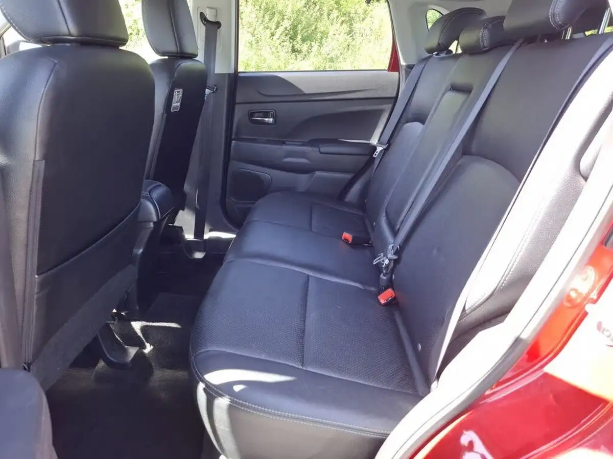 2014-mitsubishi-asx-18td-4wd-big-14