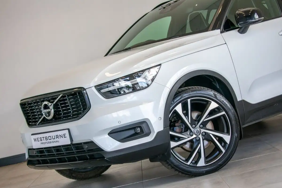 2018-volvo-xc40-20-t5-first-edition-big-18