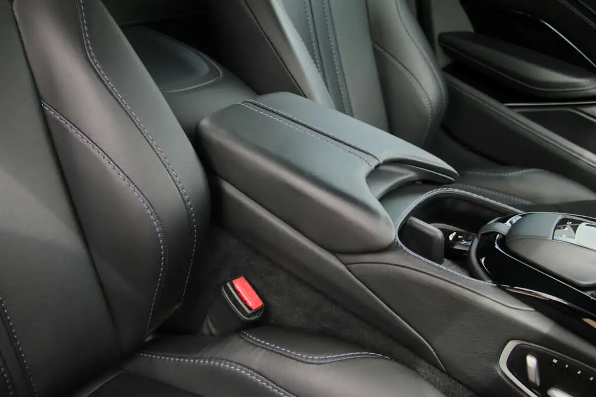2019-aston-martin-vantage-40-v8-vantage-big-57