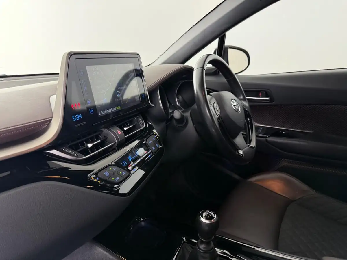 2017-toyota-c-hr-12-excel-big-33