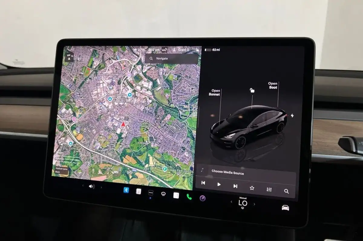2022-tesla-model-3-e-performance-big-16