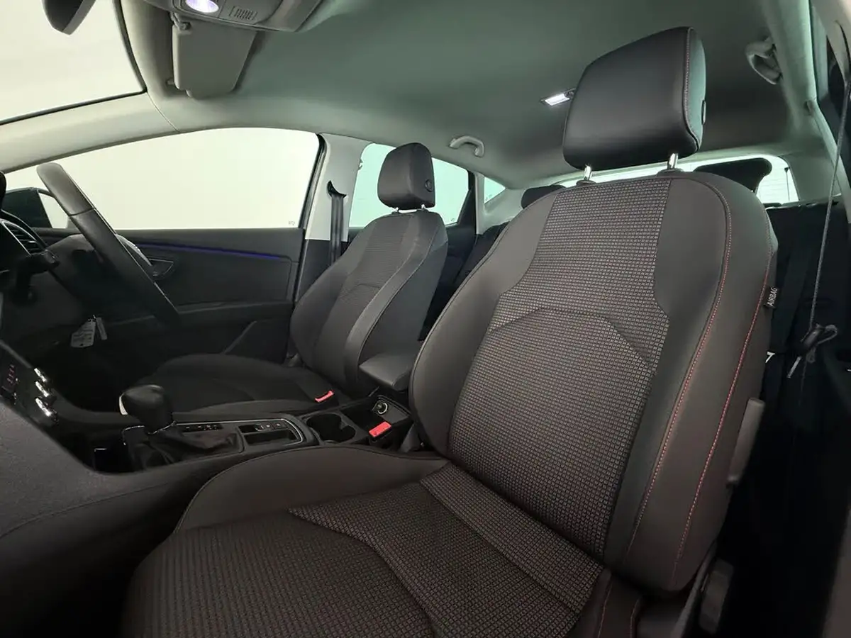 2019-seat-leon-20-tsi-fr-hatchback-big-16
