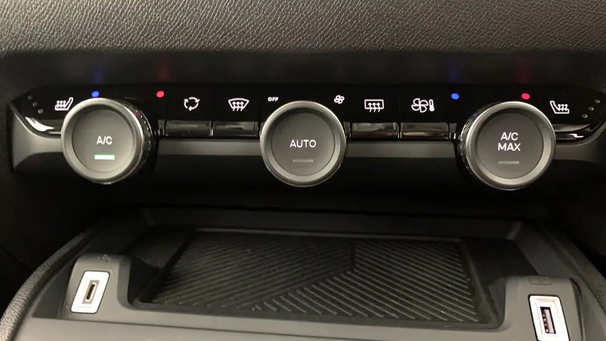 2024-citroen-c4-x-12-puretech-max-130ps-ss-eat8-big-37