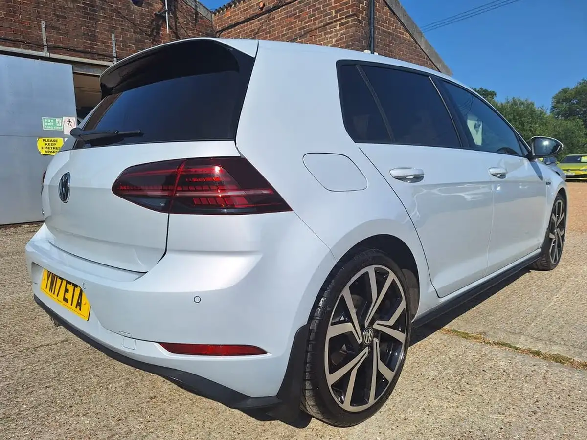 2017-volkswagen-golf-20tdi-gtd-ss-hatchback-5d-big-5