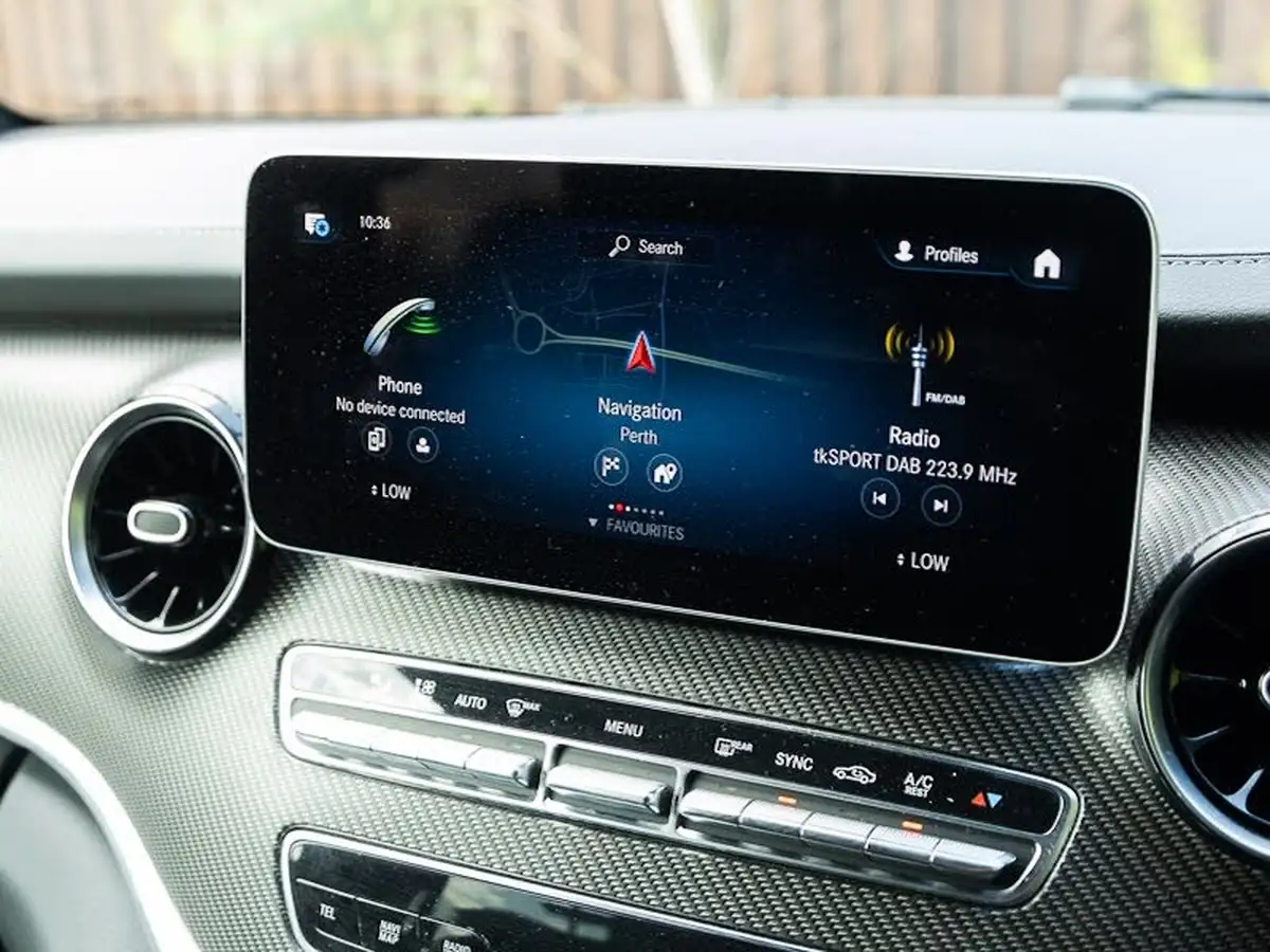 2024-mercedes-benz-v-class-20d-v220d-amg-line-extra-long-big-13
