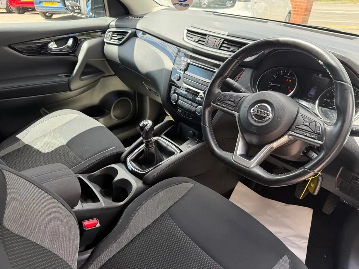 2018-nissan-qashqai-12-dig-t-acenta-big-14