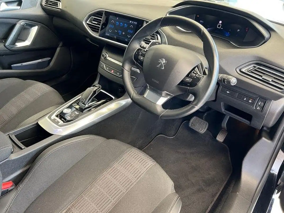 2021-peugeot-308-sw-12-puretech-allure-premium-digital-i-cockpit-estate-eat8-big-2