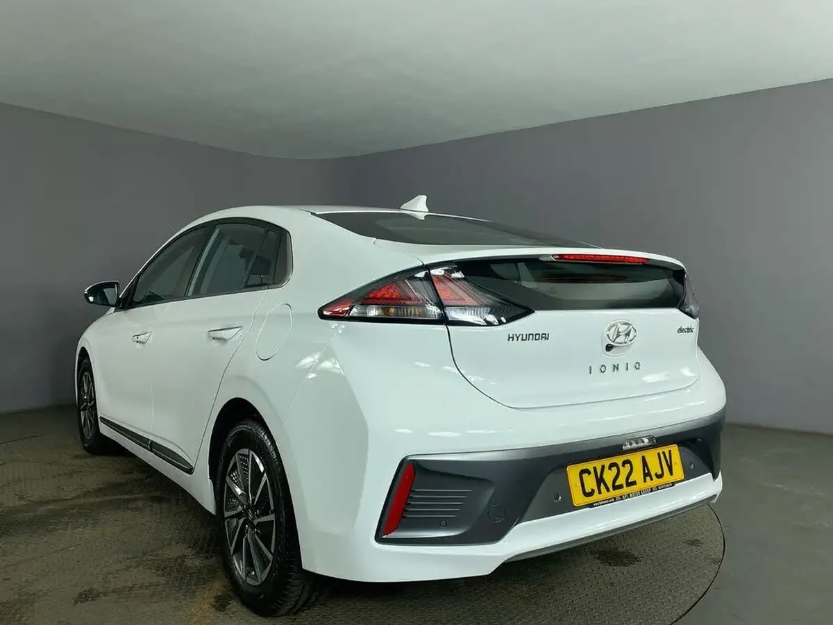 2022-hyundai-ioniq-e-premium-electric-big-5