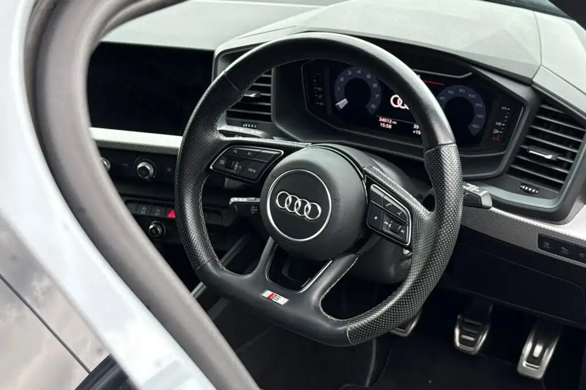 2021-audi-a1-10-25-tfsi-black-edition-big-30