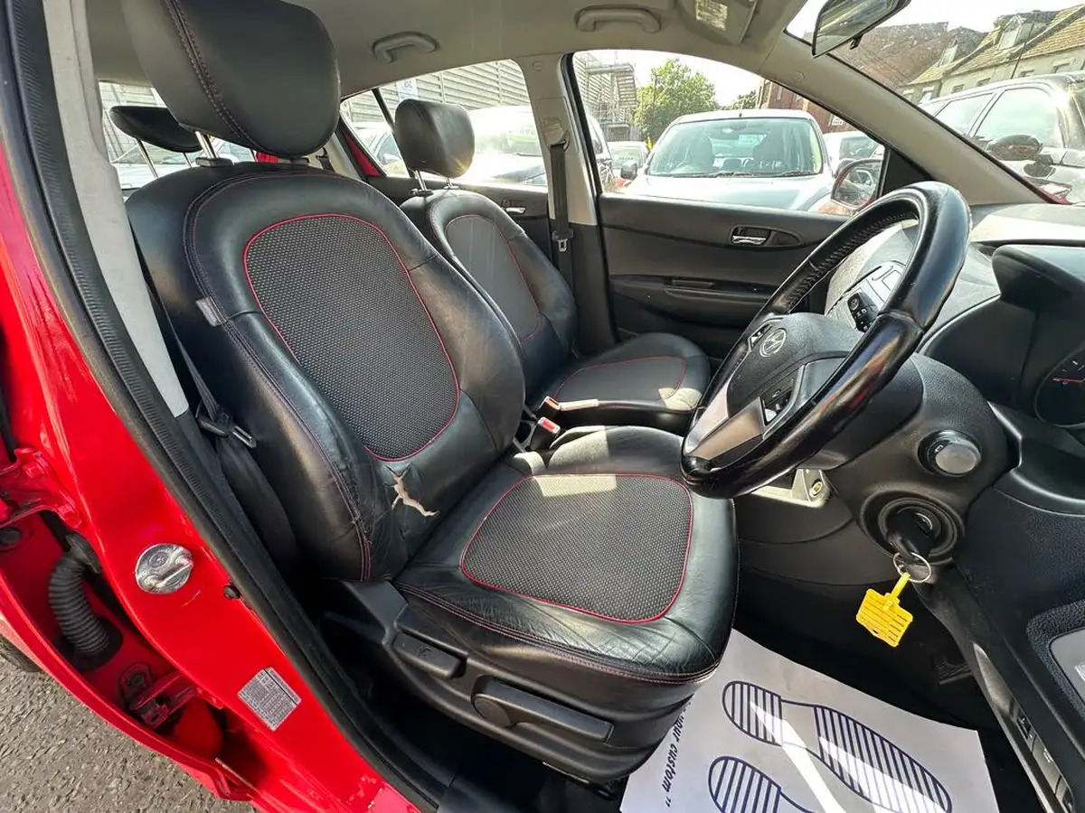 2010-hyundai-i20-14-style-big-25