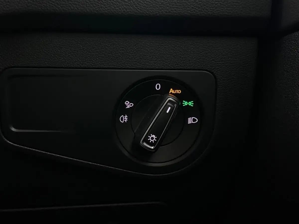 2021-volkswagen-tiguan-15-tsi-r-line-big-25