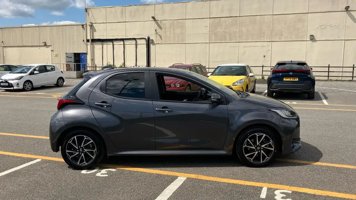 2023-toyota-yaris-15-vvt-i-design-big-15