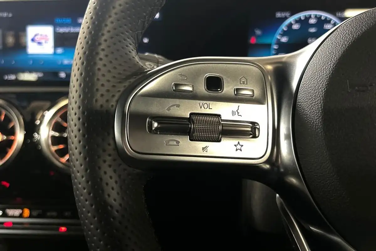 2022-mercedes-benz-a-class-13-a180-amg-line-executive-edition-hatchback-5d-7g-dct-big-7