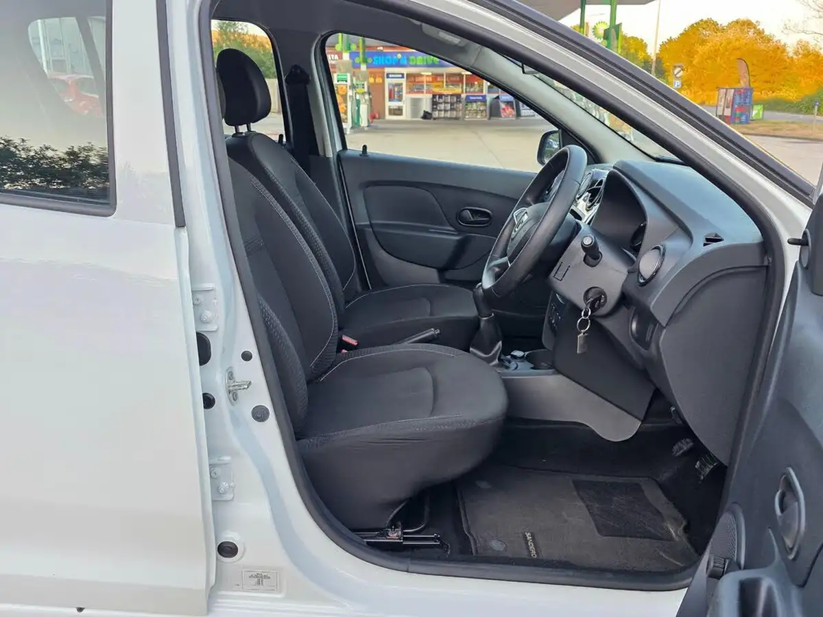2017-dacia-sandero-10-sce-access-big-10