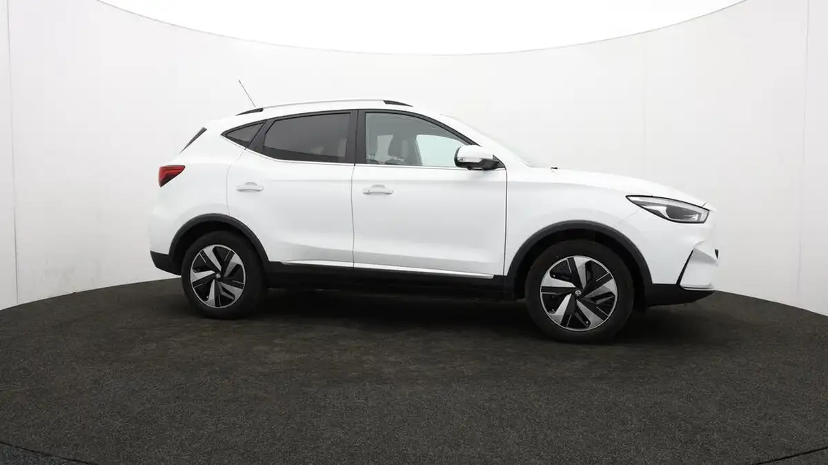 2022-mg-zs-suv-e-trophy-ev-156ps-long-range-big-32