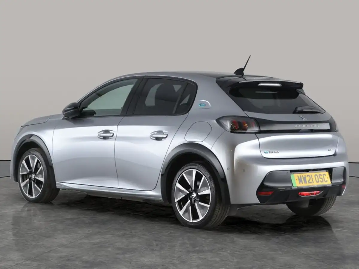 2021-peugeot-208-e-gt-premium-big-9