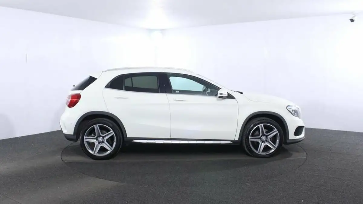 2016-mercedes-benz-gla-class-21d-gla-220d-amg-line-premiumss-7g-dct-big-7