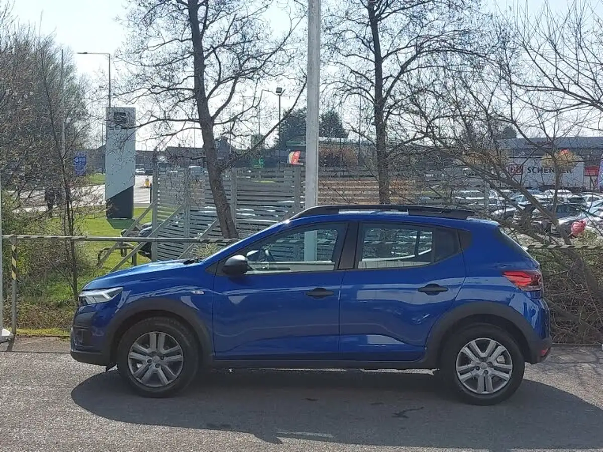 2023-dacia-sandero-10-tce-essential-90bhp-big-3