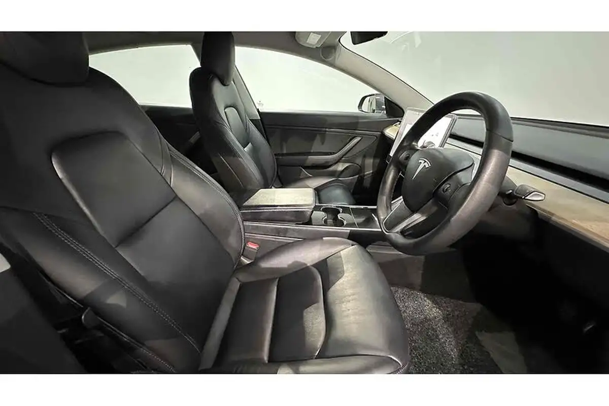 2019-tesla-model-3-e-standard-plus-big-32