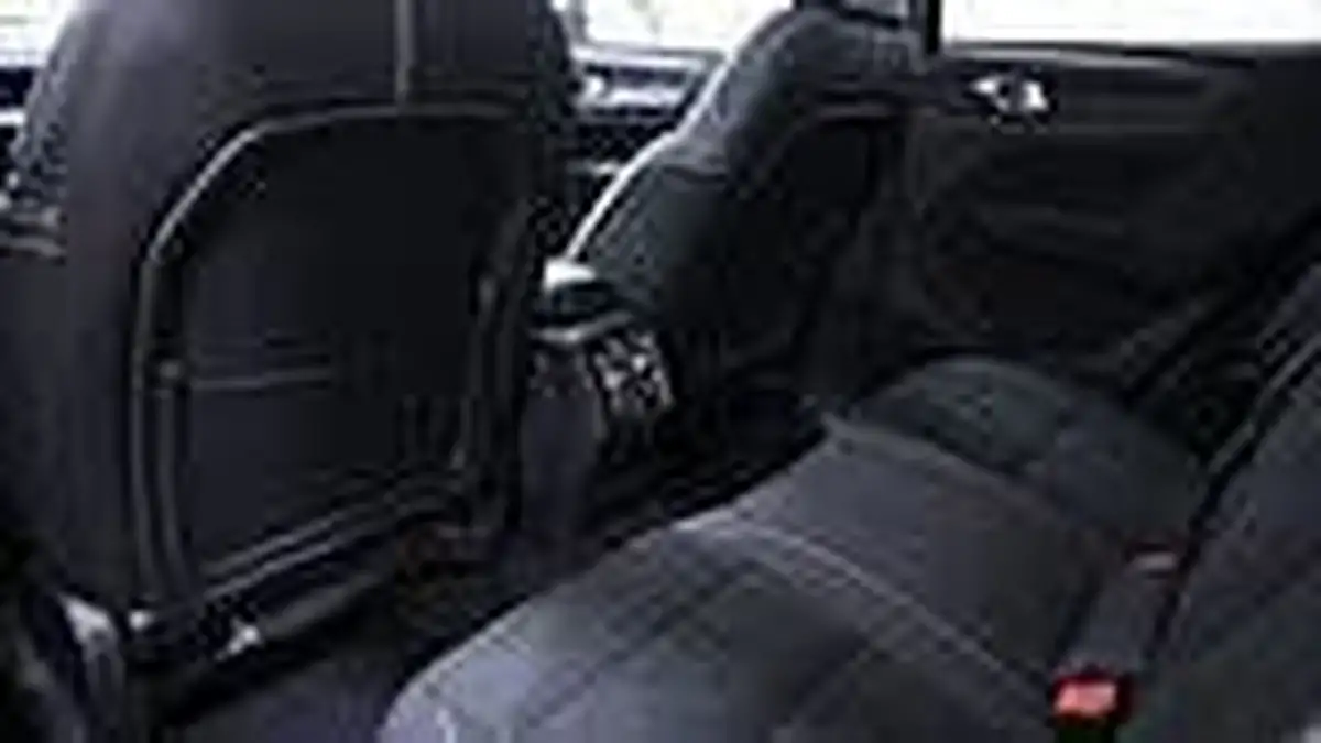 2022-volvo-c40-e-twin-recharge-pro-big-25