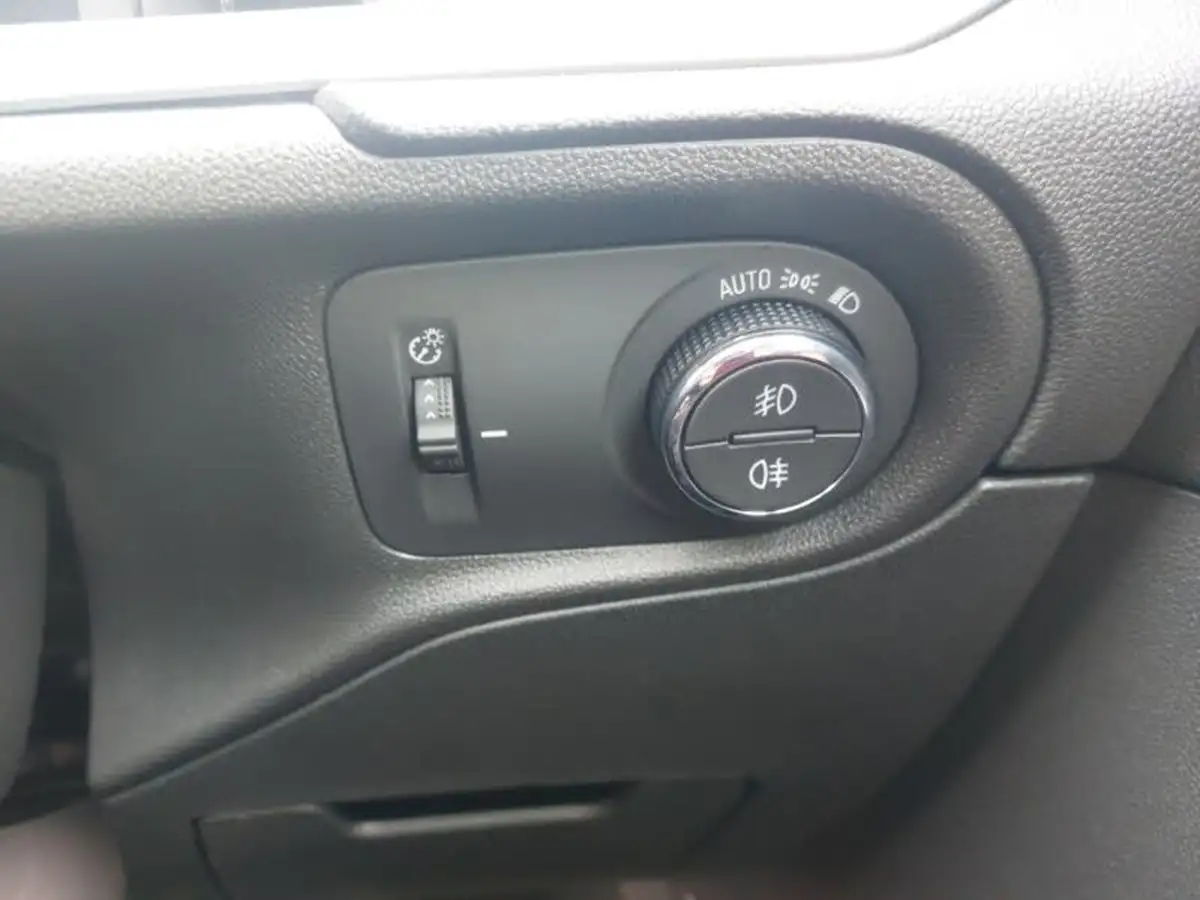 2023-vauxhall-grandland-12-ultimate-130ps-auto-big-13