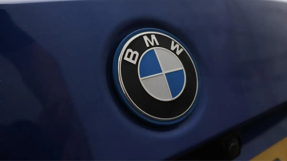 2022-bmw-3-series-20-330e-m-sport-pro-pack-saloon-4d-big-21