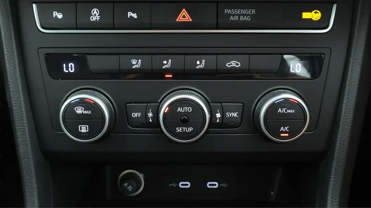 2022-seat-ateca-20tdi-se-technology-150ps-dsg-big-12