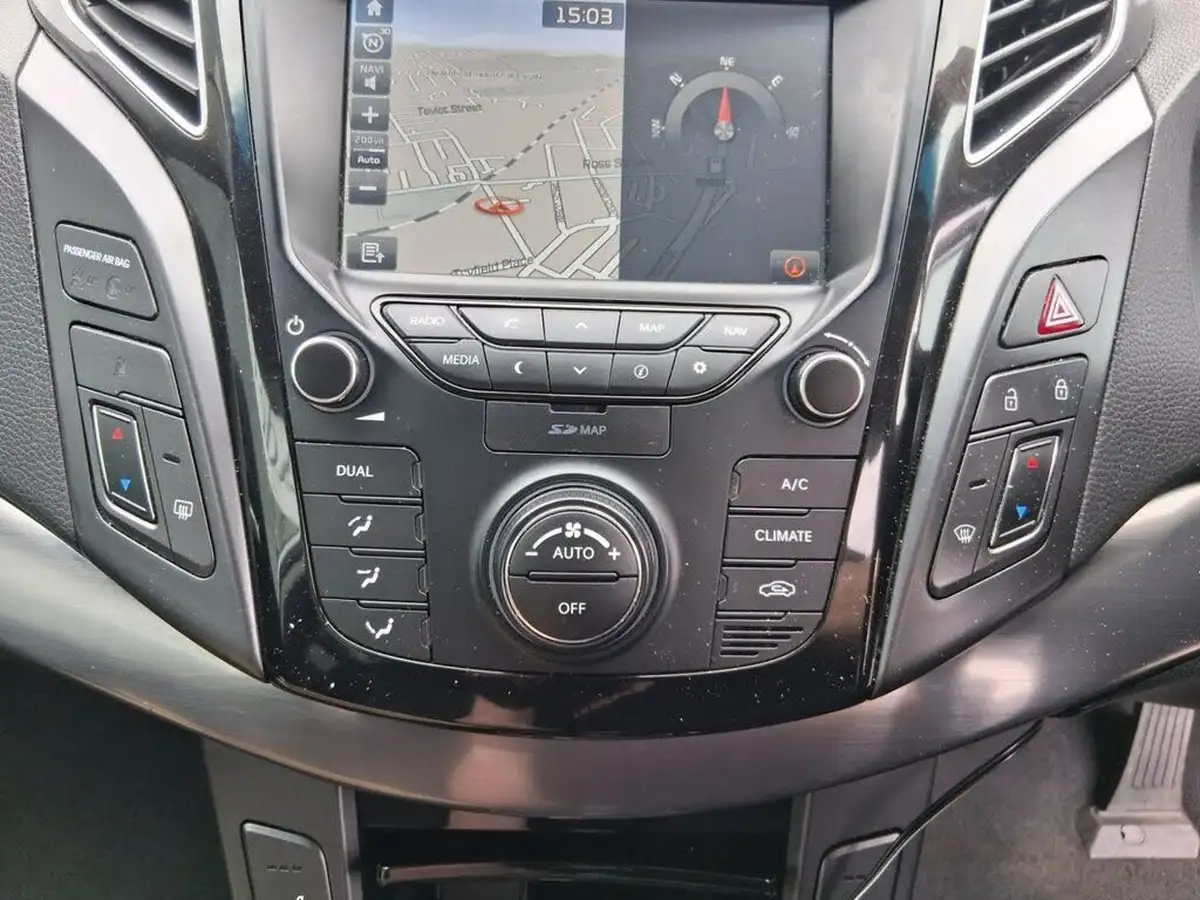 2015-hyundai-i40-17crdi-se-nav-115ps-saloon-4d-big-19