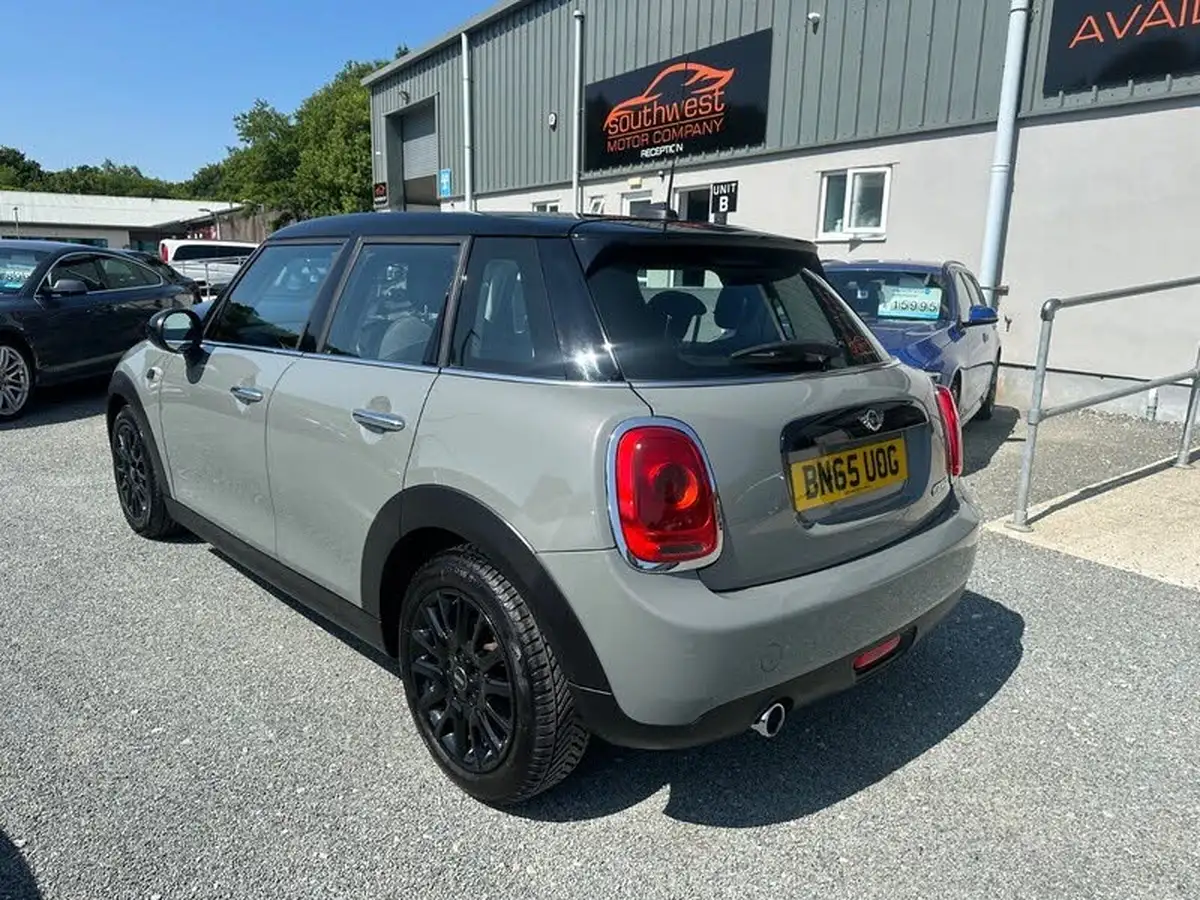 2015-mini-cooper-15-cooper-5d-big-3