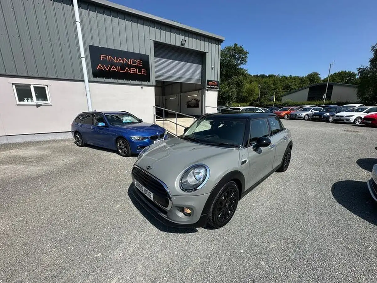 2015-mini-cooper-15-cooper-5d-big-51