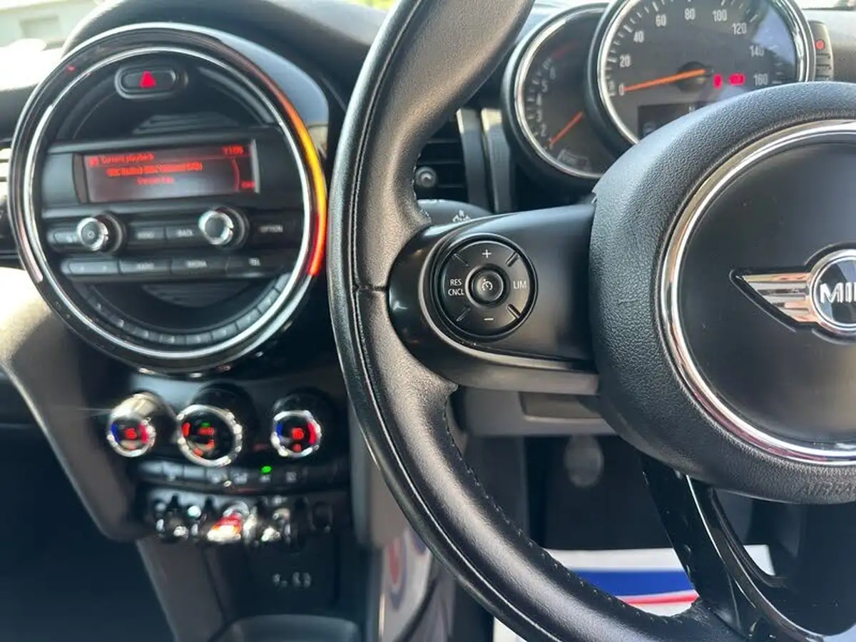 2015-mini-cooper-15-cooper-5d-big-27