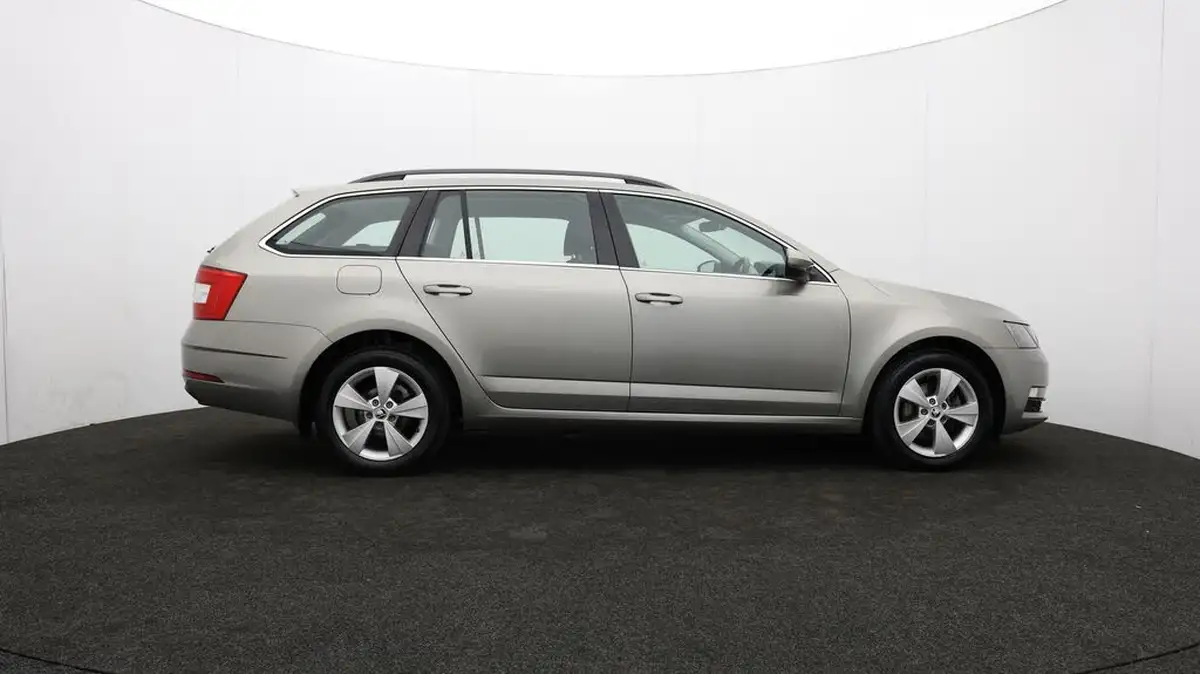 2019-skoda-octavia-10-tsi-se-technology-estate-big-43