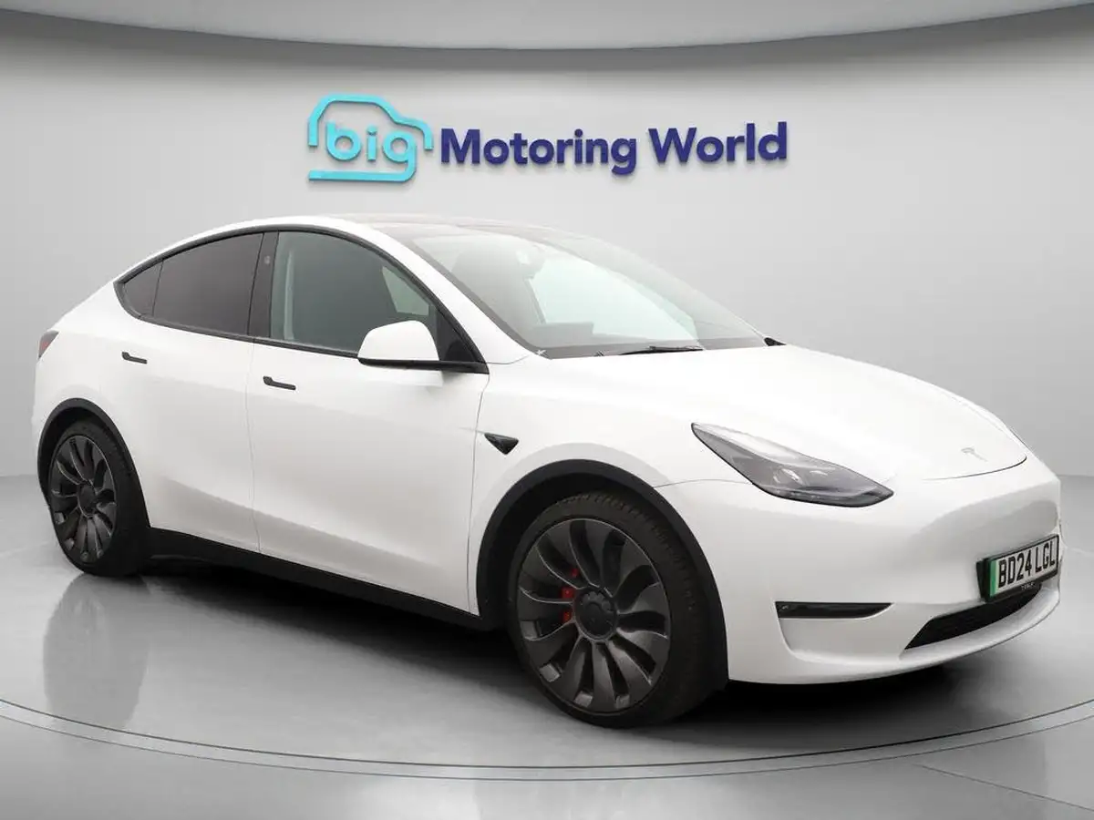 2024-tesla-model-y-e-performance-big-0