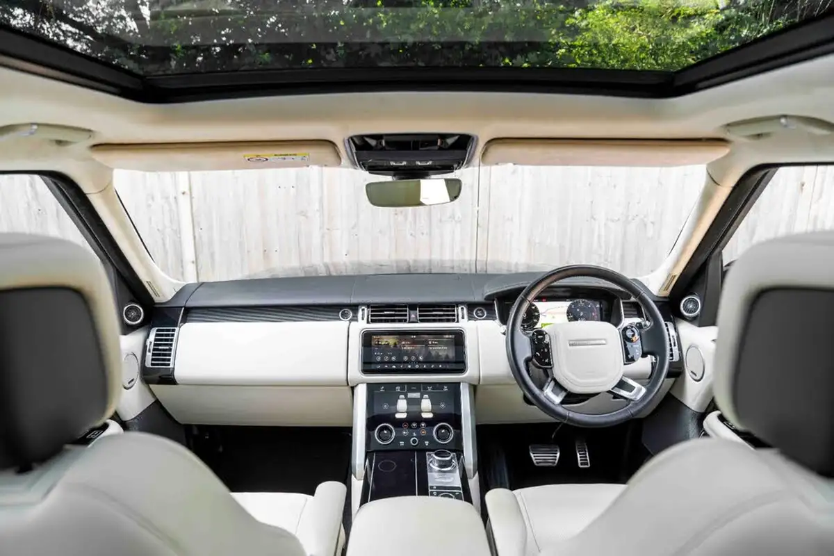 2020-land-rover-range-rover-30-sdv6-westminster-big-4