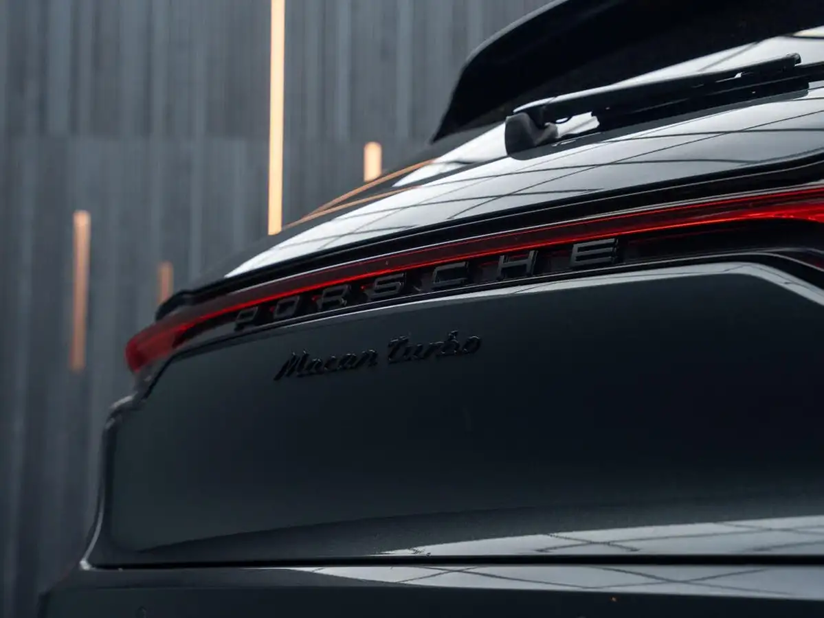 2020-porsche-macan-29-v6-turbo-big-18