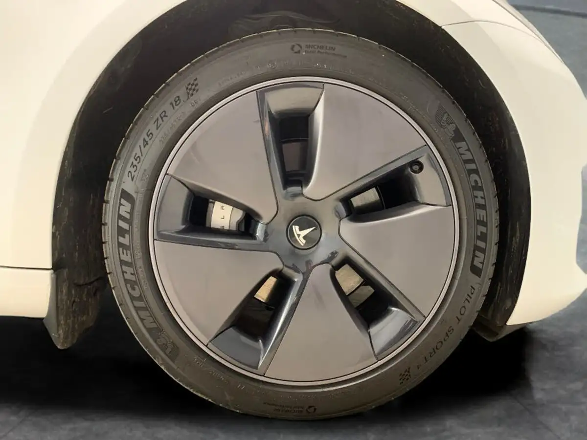 2023-tesla-model-3-e-long-range-346bhp-big-30