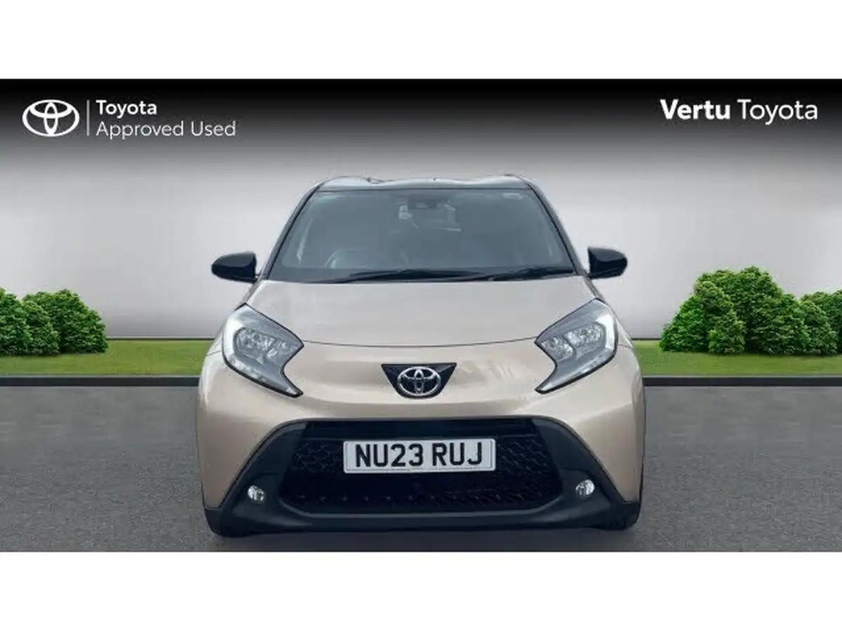 2023-toyota-aygo-x-10-vvt-i-edge-cvt-big-14