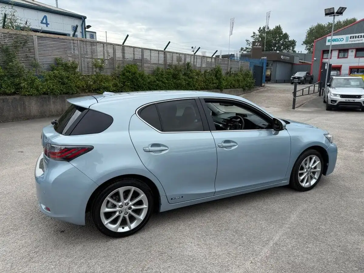 2012-lexus-ct-200h-18-se-l-premier-big-9