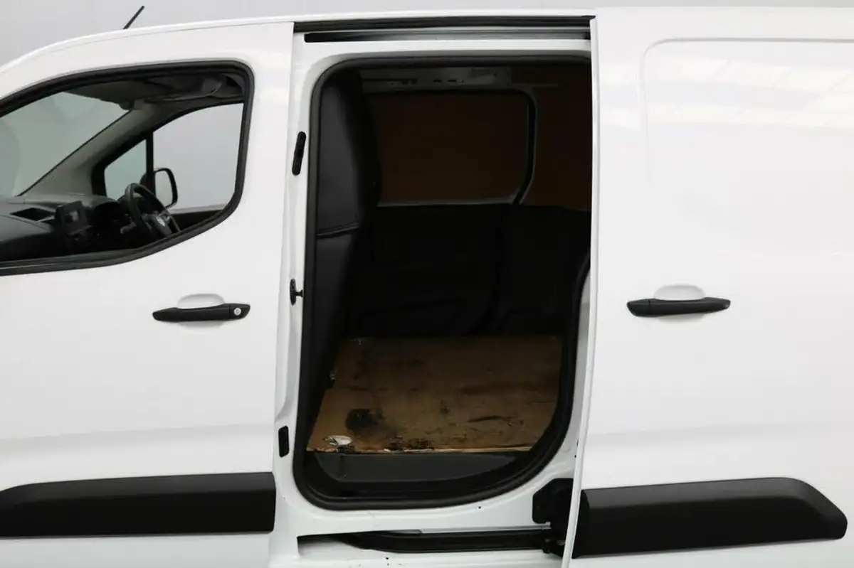 2021-vauxhall-combo-15cdti-dynamic-2300-100pseu6dt-l2h1-panel-big-10