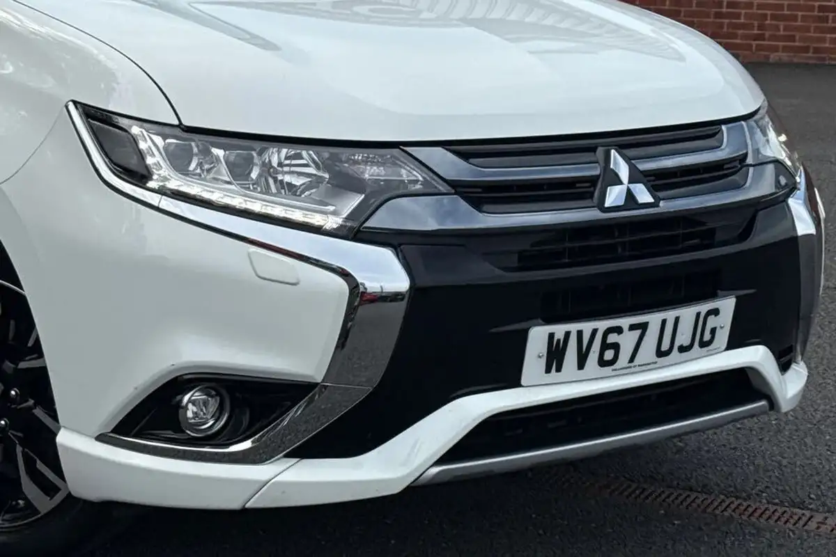 2017-mitsubishi-outlander-20-4hs-phev-5st-big-8